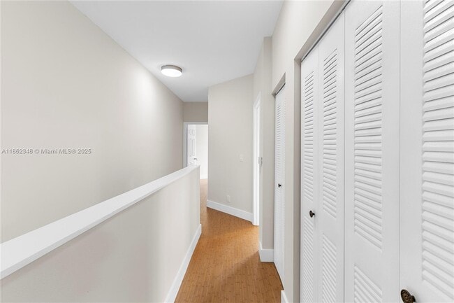 Building Photo - 1081 Sorrento Dr