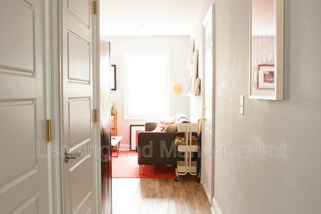 Building Photo - 16 Cannon St