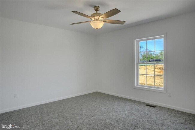 Building Photo - 301 Grandview Ave