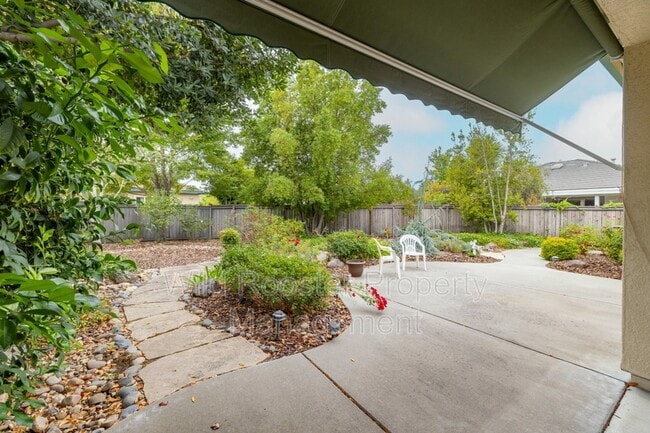 Building Photo - 2713 Robinson Creek Ln