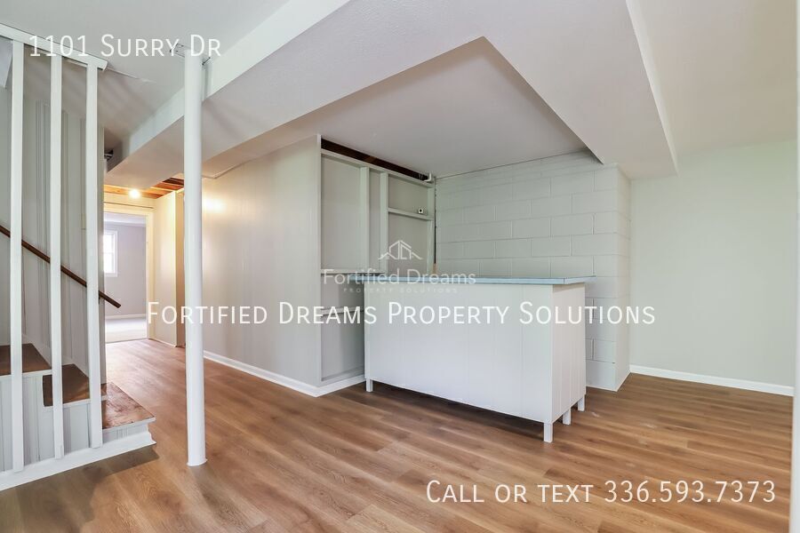 Building Photo - 1101 Surry Dr