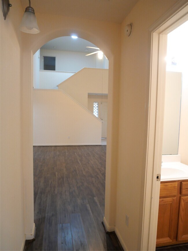 Building Photo - 14915 Aberdeen Meadow Lane