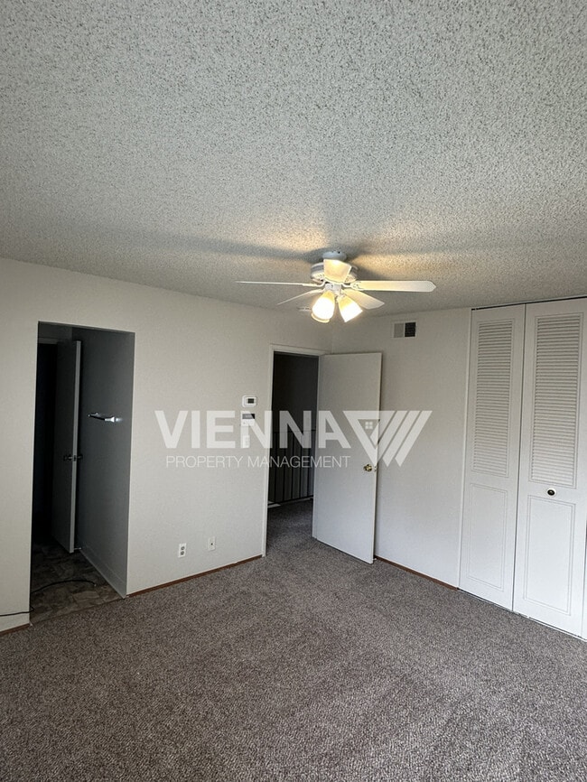 Building Photo - 5066 Greenberry Dr