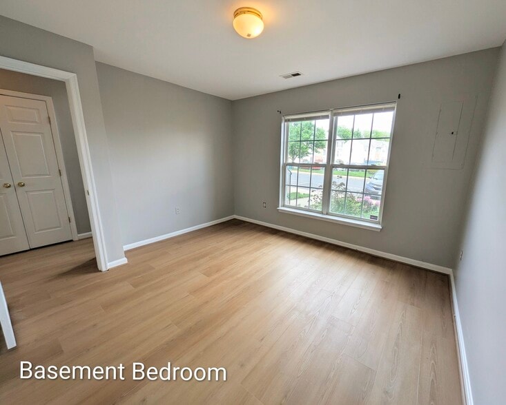 Lower Level Bedroom - 7114 Ladd Cir