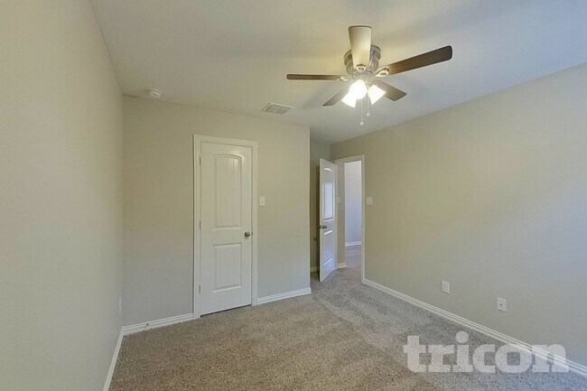 Building Photo - 1348 Renoir Dr