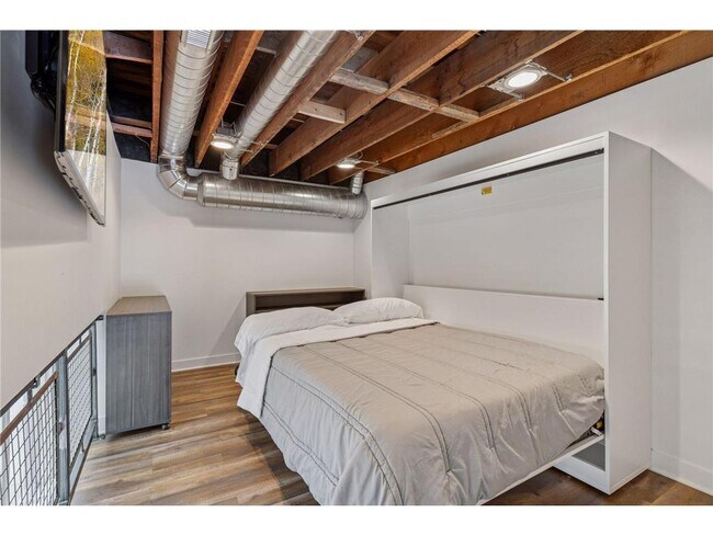 Building Photo - 1290 Snelling Ave N