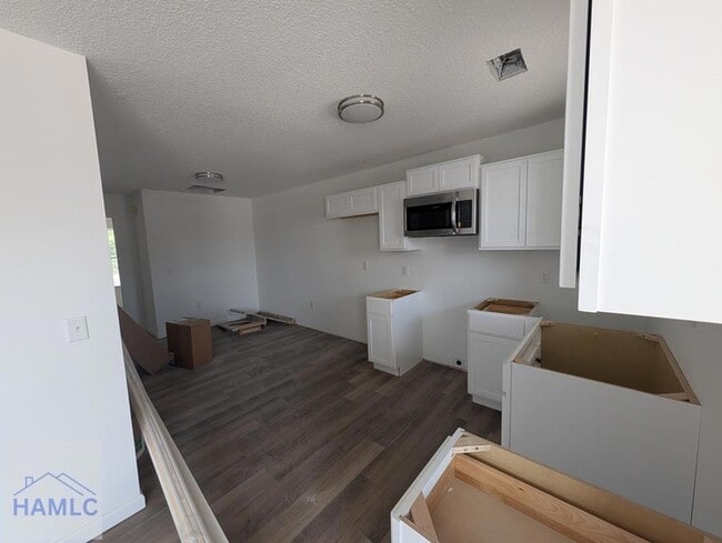 Building Photo - 20-A2 Frasier Ln SW