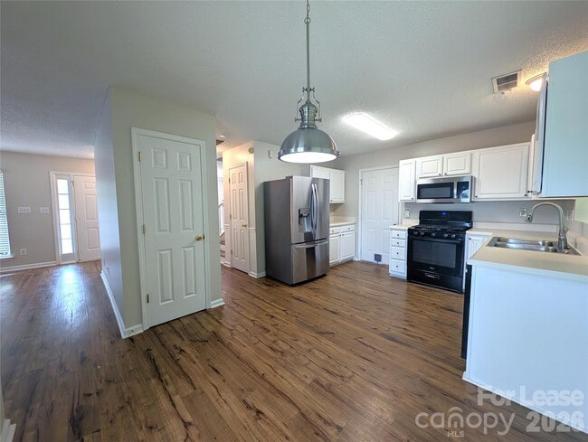 Building Photo - 7603 Lullwater Cove
