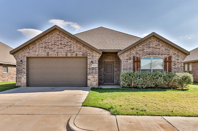 Primary Photo - Outstanding 4 Bedroom Home in North Pointe!