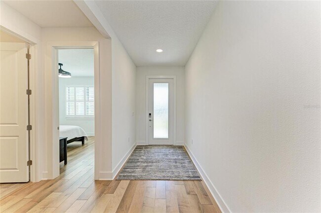 Building Photo - 18530 Midsummer Pl