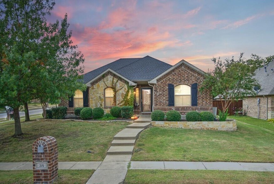 Primary Photo - 201 High Meadow Ct