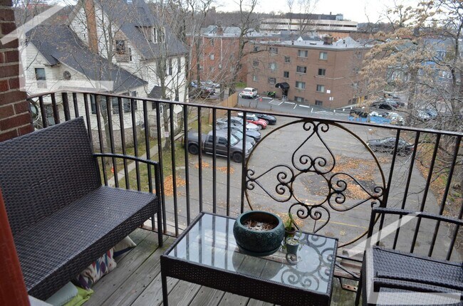 Building Photo - Spacious Allston 1 bed!!! JULY 1ST MOVE IN!!