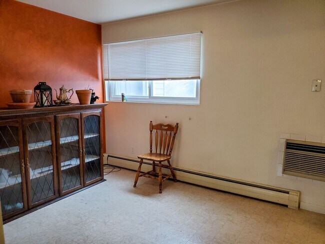 Building Photo - 1104 Ponderosa Dr