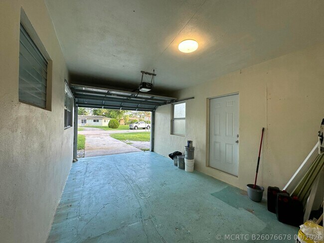 Building Photo - 650 E Campus Cir