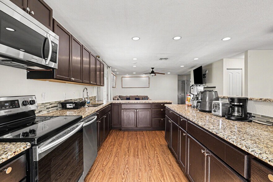 Building Photo - 6556 Osage Trl
