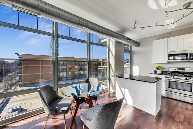 Building Photo - 1200 W Monroe St