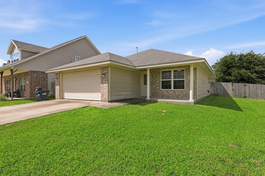 Building Photo - Spacious 3/2 Available for Lease in Bryan/College Station