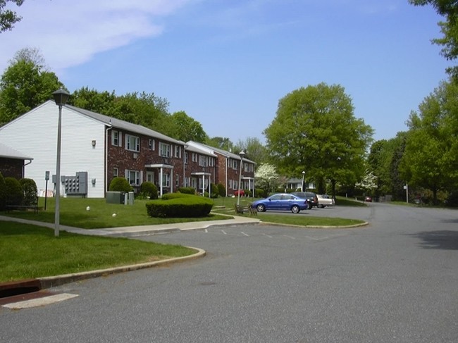 Building Photo - Parkside Apartments