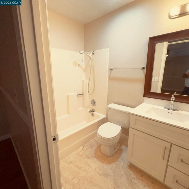 Building Photo - 202 Almondtree Ln