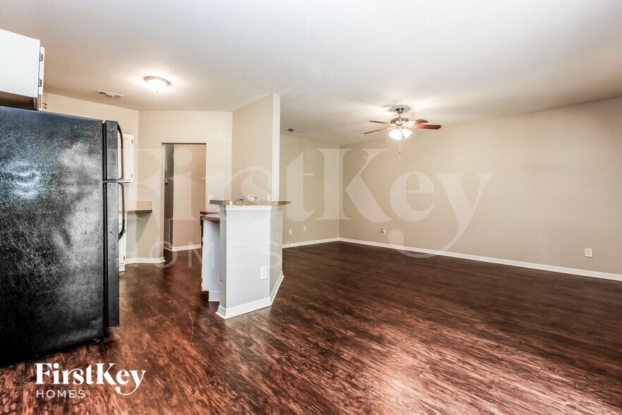 Building Photo - 2849 Peake St