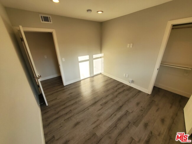 Building Photo - 3915 Brighton Ave