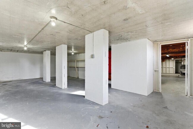 Building Photo - 413 Briarmont Dr