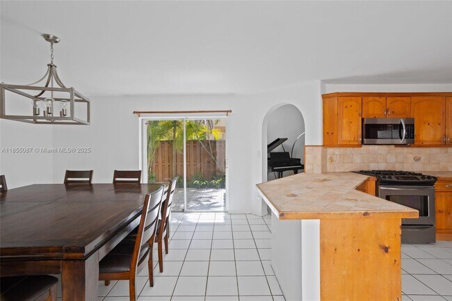 Building Photo - 15623 SW 100th Ln