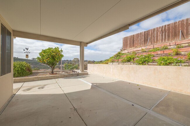 Building Photo - Quaint and Quiet 2-Bedroom 55+ Home with G...