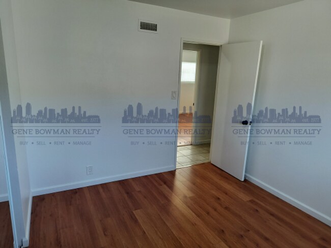 Building Photo - Charming 4-bedroom, 2-bathroom home located in the heart of San Diego