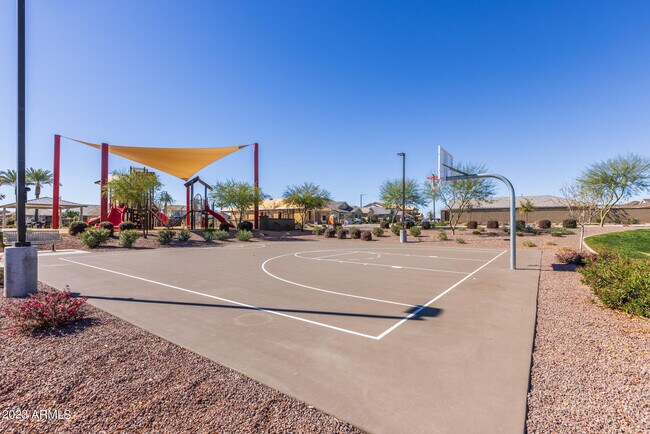 Building Photo - 15292 W Linden St