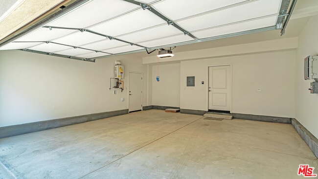 Building Photo - 1679 Lexington Ln