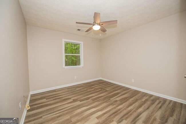 Building Photo - 180 Crabtree Dr