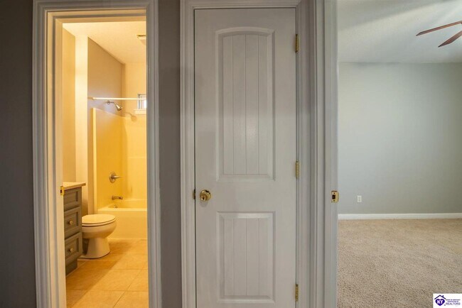 Building Photo - 45 Crosslin Ct