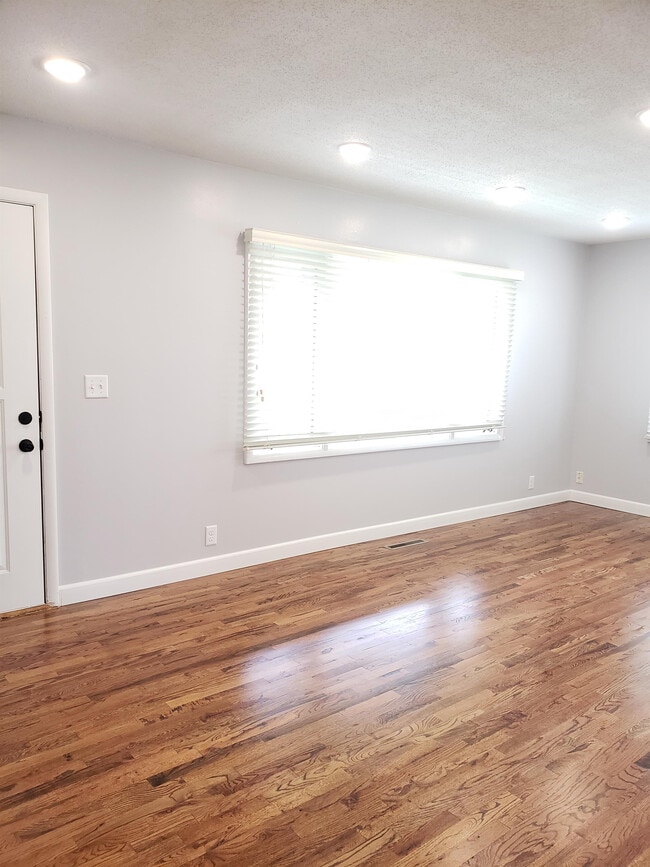 Building Photo - 509 Union St