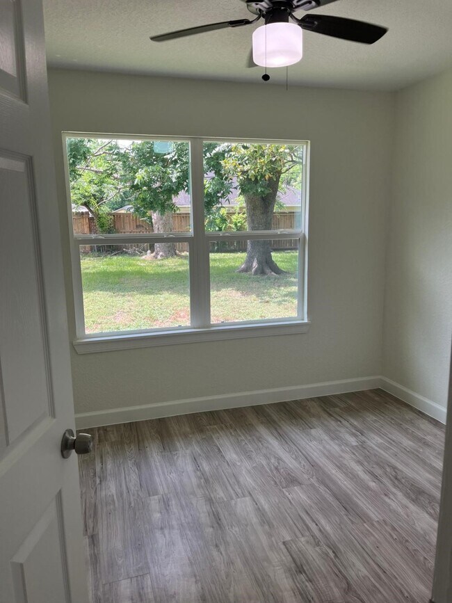 Building Photo - 1310 Canterview Dr