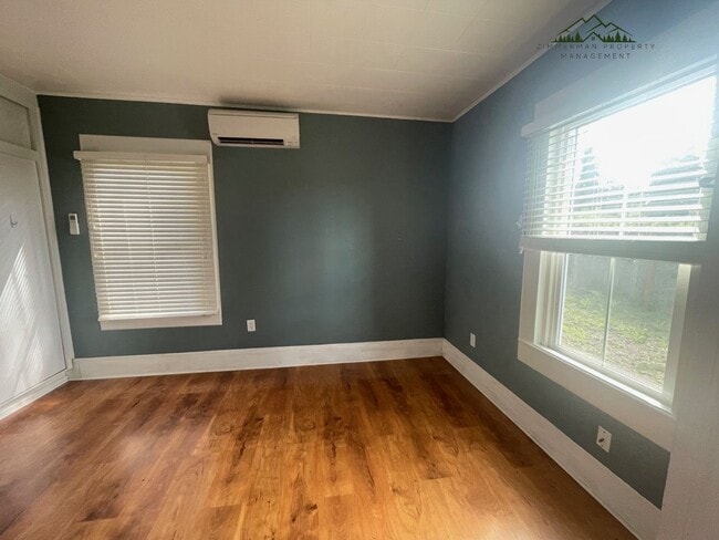 Building Photo - Historic Heritage House in Thurston