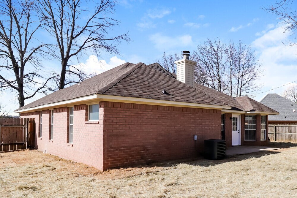 Building Photo - 3920 Pecan Trace Cove
