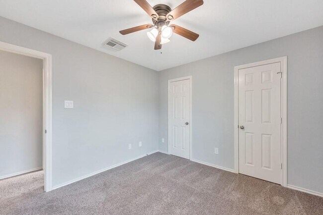 Building Photo - 18 N Star Ridge Cir