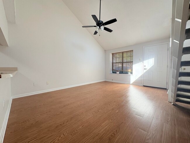 Building Photo - 2330 Brynmahr Dr