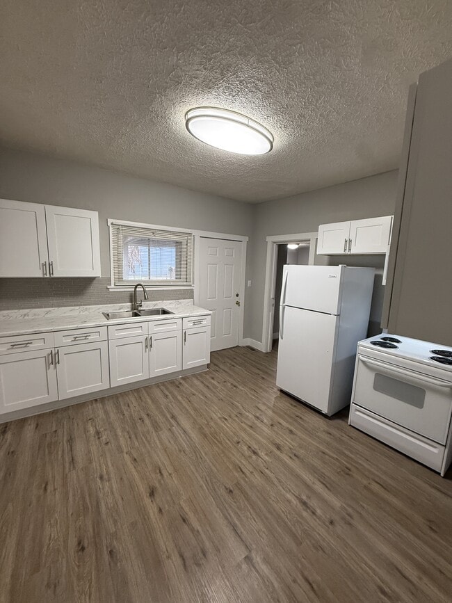 Building Photo - 1512 English Ave