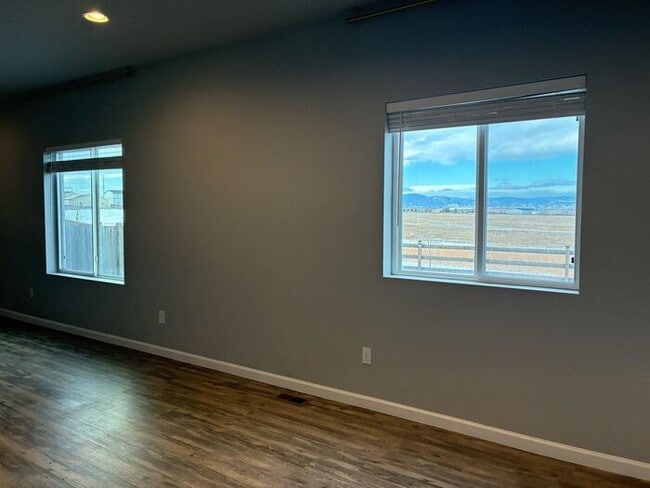 Building Photo - 3 Bed/2.5 Bath Home with Garage / Available Soon / Special Offer