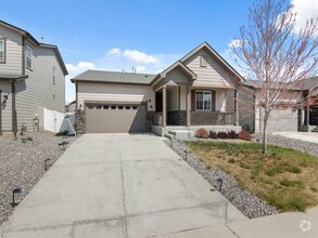 Building Photo - Modern Home With Great Amenities Available...