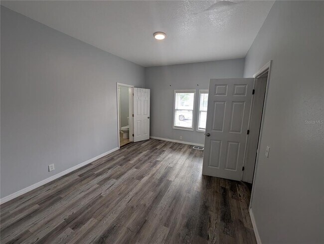 Building Photo - 103 S Westland Ave