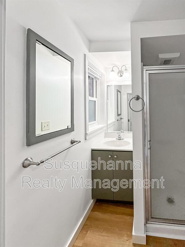 Building Photo - 169 Engle Ln