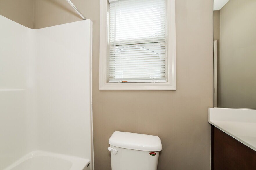 Building Photo - 4150 Hamilton Cove Ct