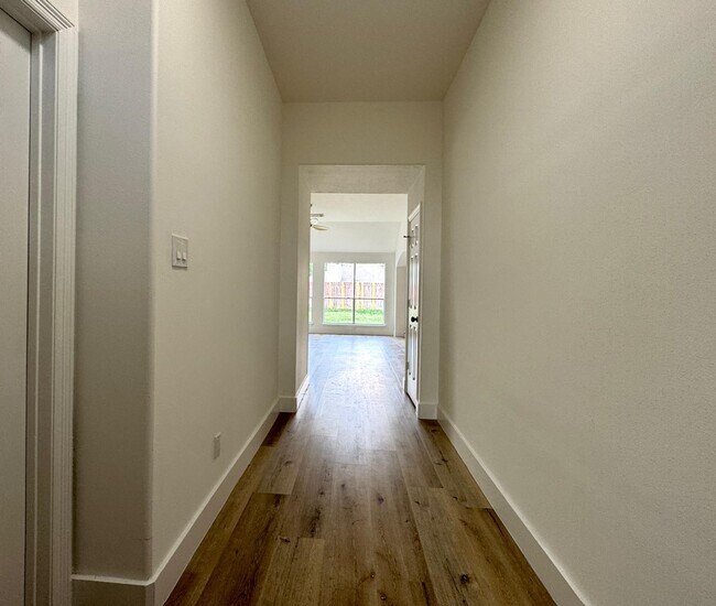 Building Photo - 6427 Liberty Valley Dr