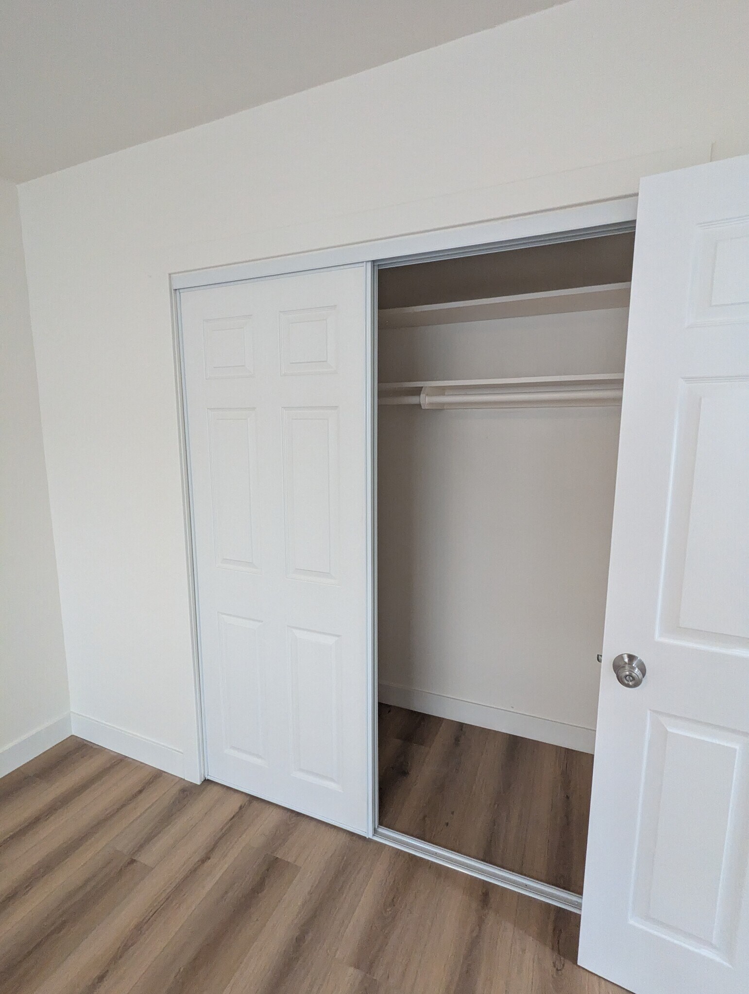 Building Photo - 613 Illinois Ct