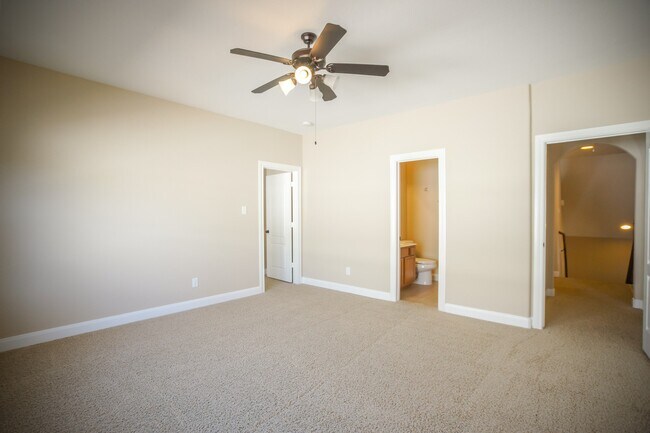 Building Photo - 2 Hadlock Pl
