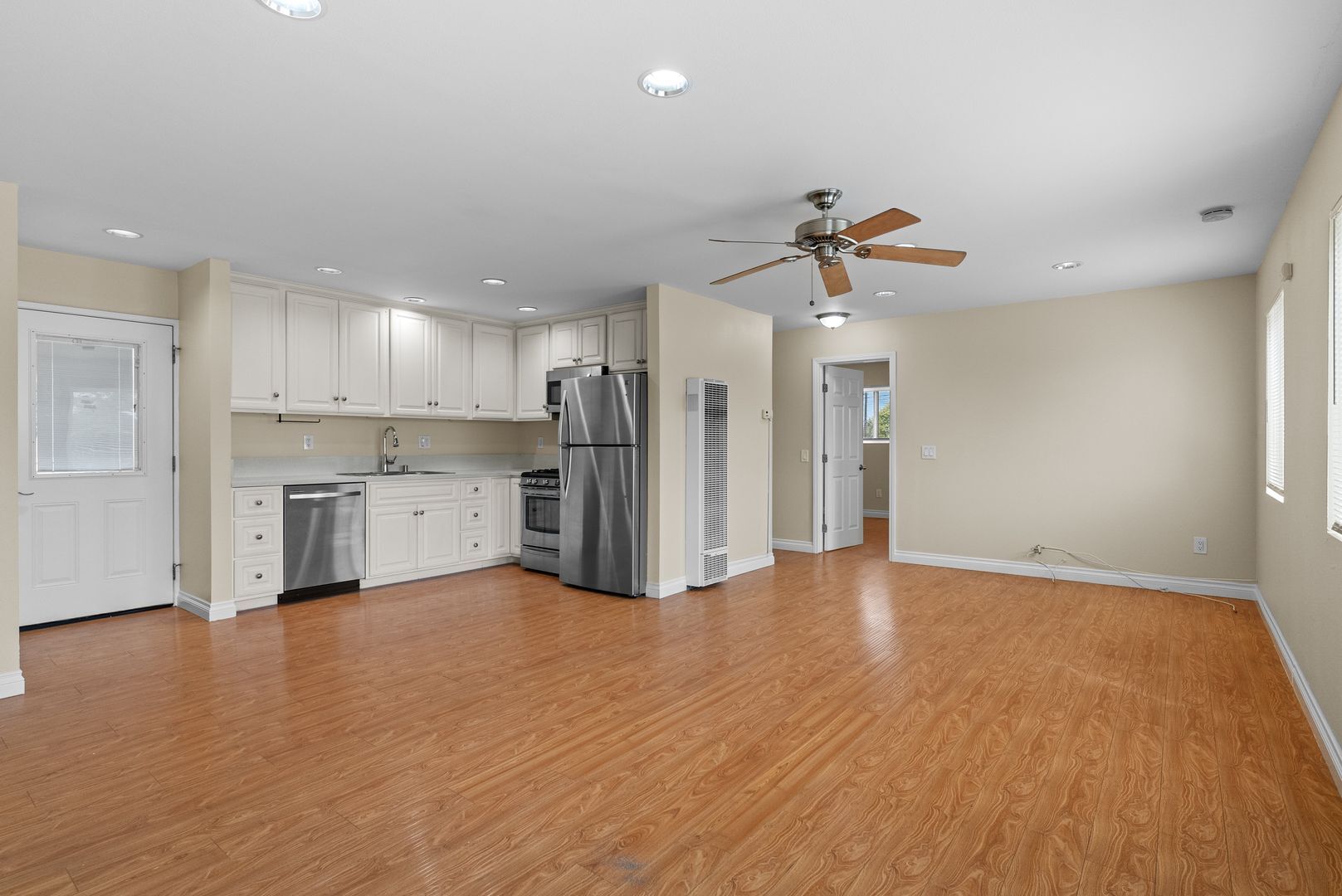 Building Photo - 2884 La Salle Ave