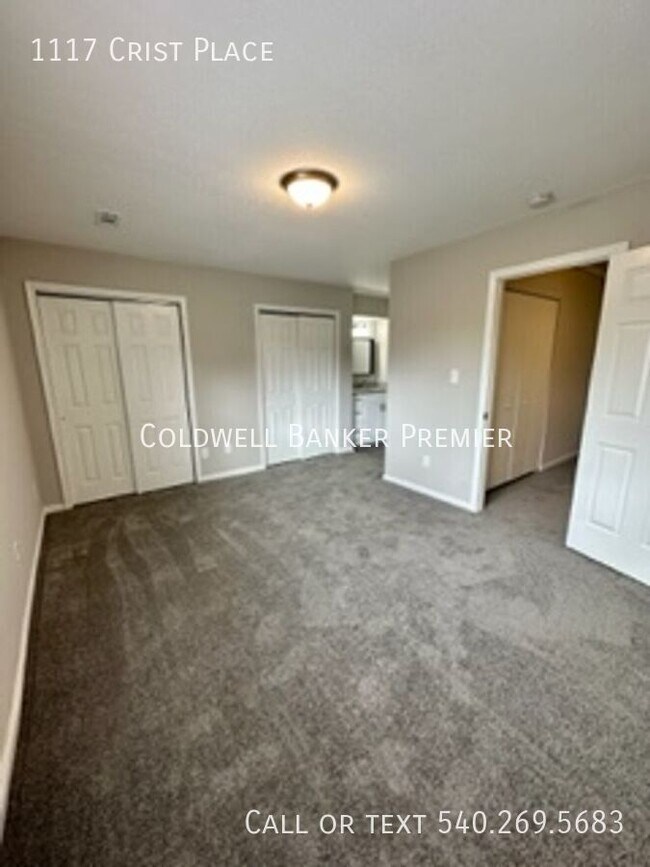 Building Photo - 1117 Crist Pl